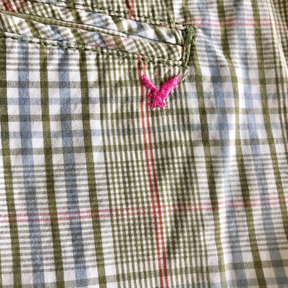 American Eagle cute plaid Bermuda long shorts 6!! - Picture 3 of 4